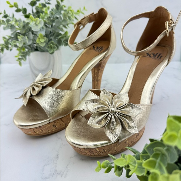 Soft shoes - gold flower - high heels- like new - size 7.5 - Picture 1 of 8